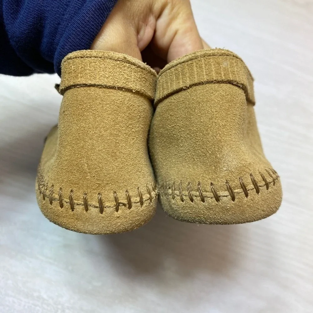Minnetonka Kids Size 3 Moccasin Bootie Beaded Tan Suede Leather Softsole 2416